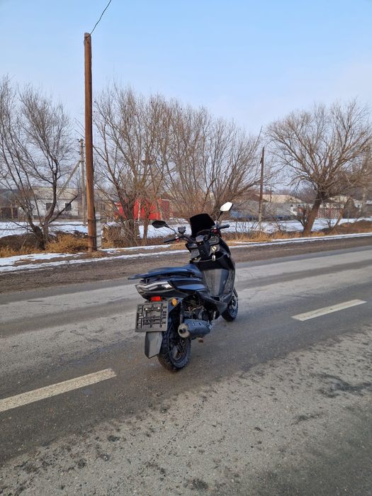 Мопед Макси,180куб чёрного цвета