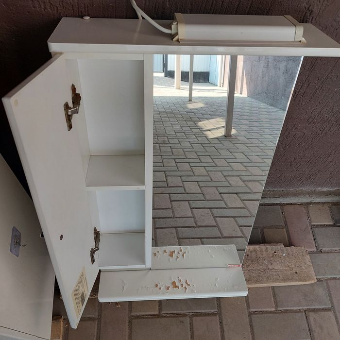 Продам рукомойку с зеркалом