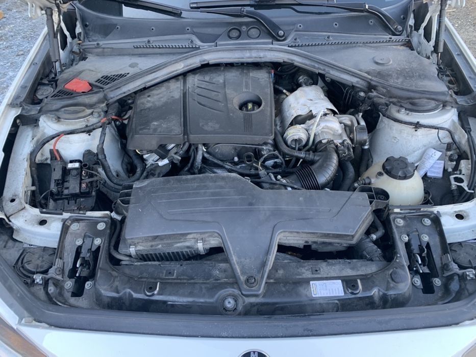 Dezmembram bmw 114i f20 din 2013