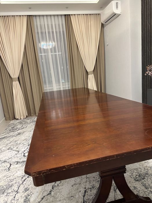 Стол для гостиной