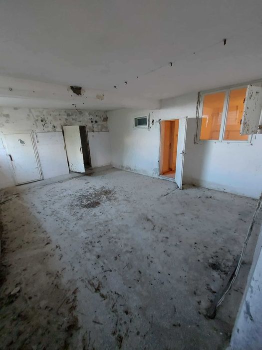 Продава се Промишлена сграда в с. Момино, Област Търговище - 570 кв.м за 188 €/кв.м - Снимка #3