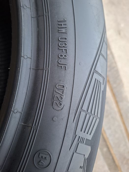 1бр. Нова 215/55/17 Continental All Season Contact