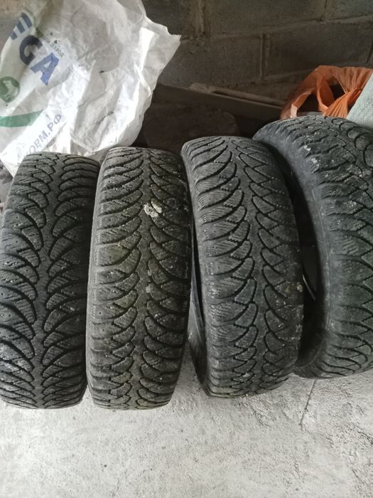 Продам диски с резиной зима R14