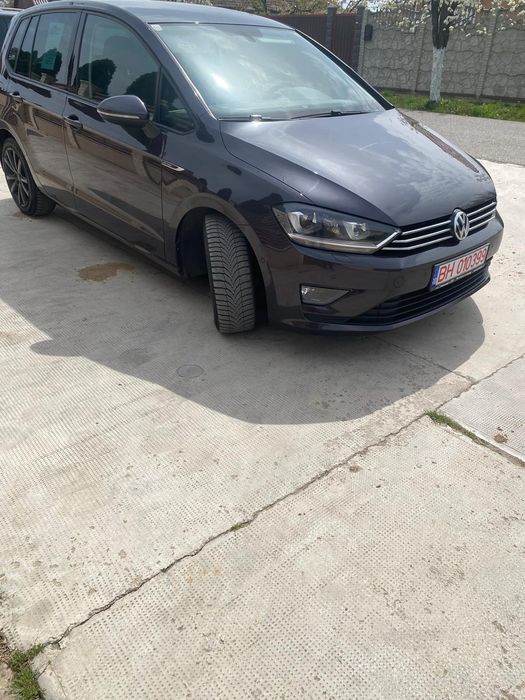 Vând VW GOLF  sportsvan