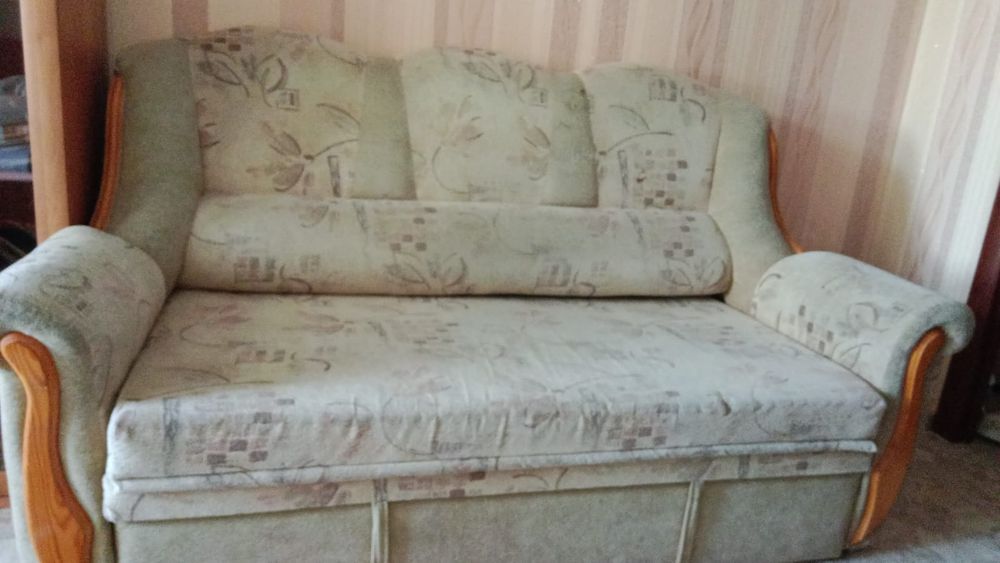 Продам диван в хорошем состоянии