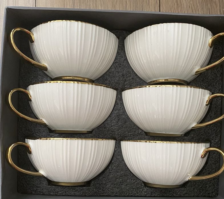 Продам 2 чайных сервиза