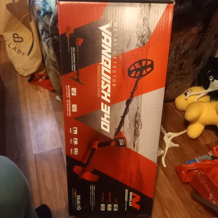 Металлоискатель новый