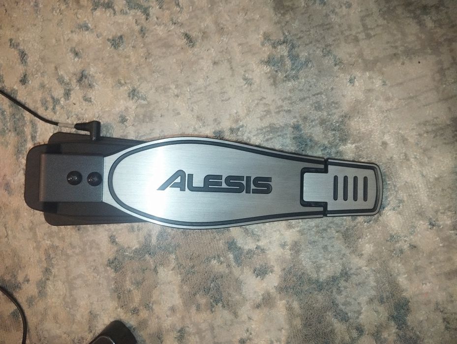 Электро барабаны Alesis turbo mesh kit