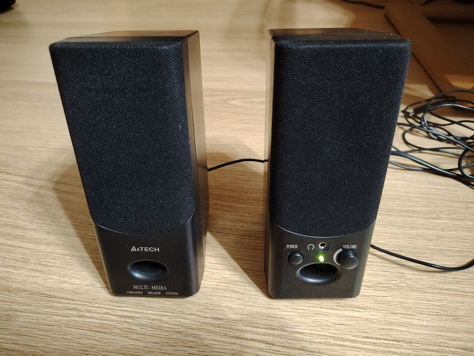Boxe PC 2.0 de buget  A4tech si Creative Inspire 280 pt calculator.