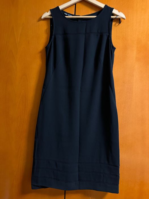 Елегантна черна къса рокля