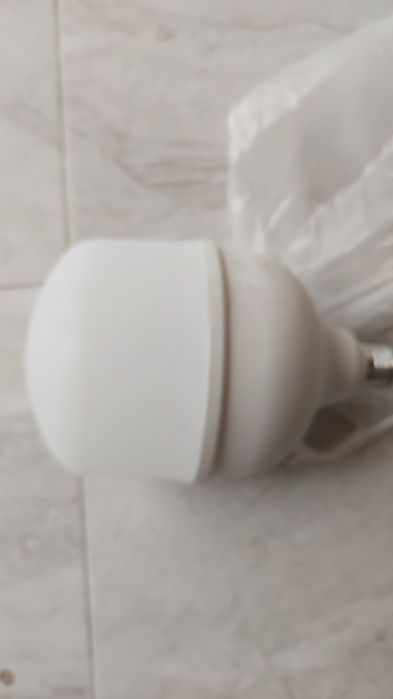 Продам светодиодную лампу