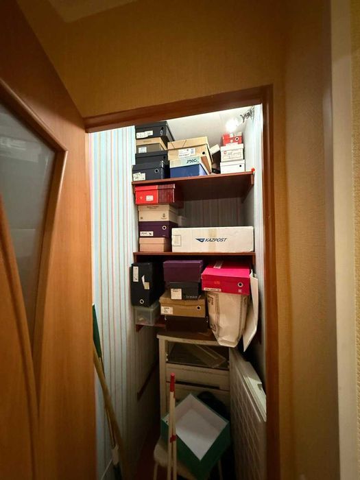 Продам 4 комнатную квартиру