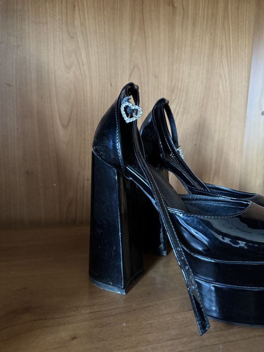 высокие  каблуки