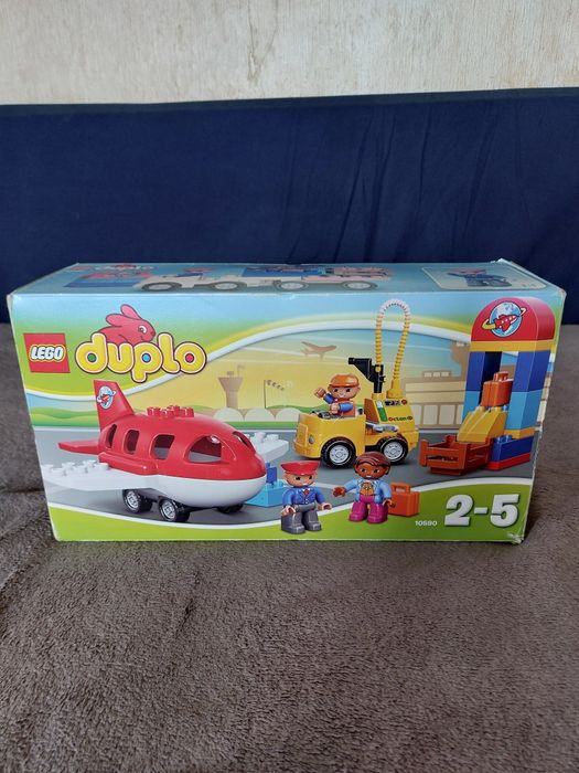 Vând LEGO Duplo "Airport" 10590