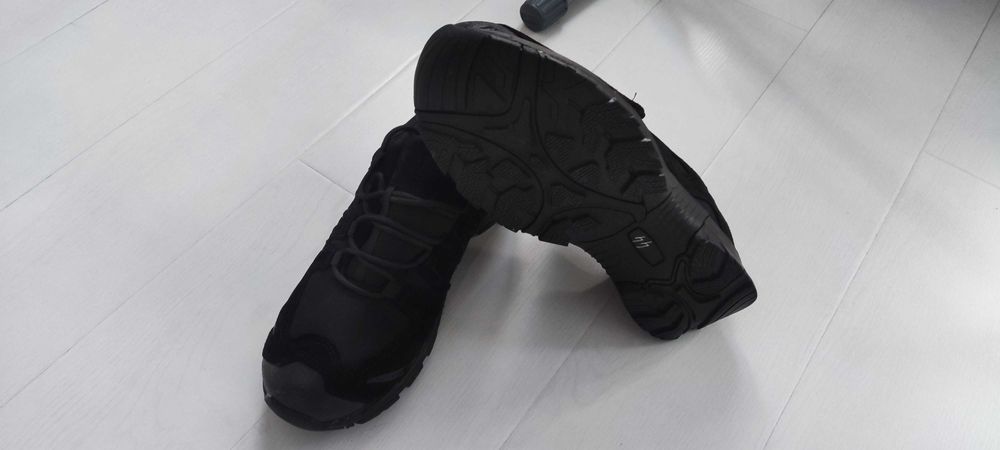 Мужские кроссовки