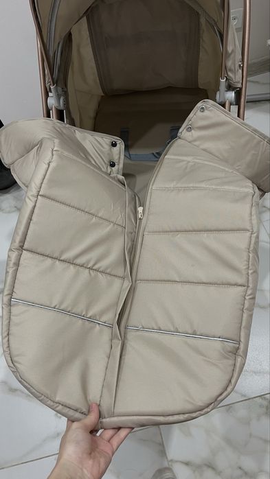 Прогулочная коляска новая