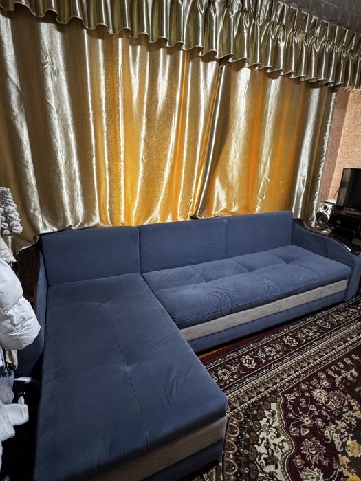Диван угольный б/у