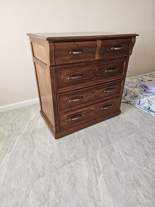 Комод с зеркалом