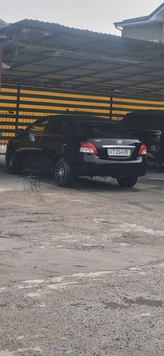 Tayota yaris yilli 2006