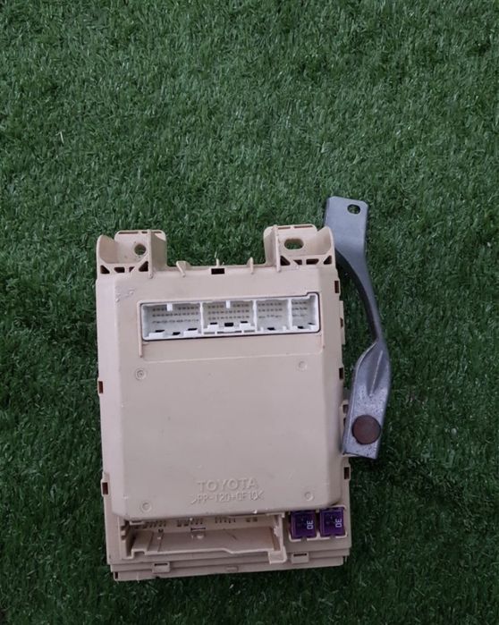 Блок предохранителей Лексус Рх 330 Lexus Rx 330