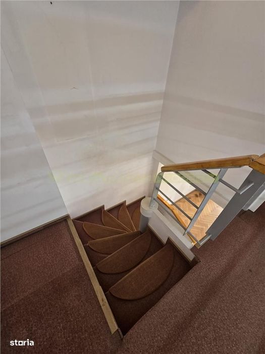 Birou boutique pe doua niveluri cu loft din sticla - Sala Palatului