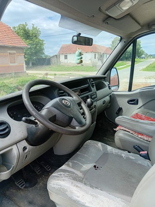 Vând autotilitara opel movano