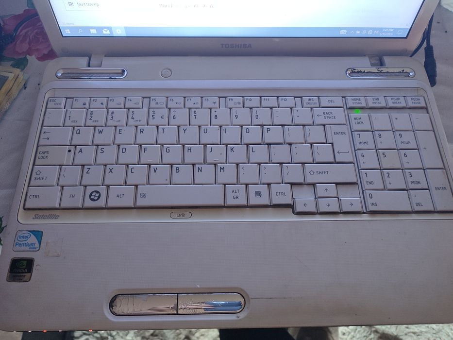 Laptop Toshiba preț de buget
