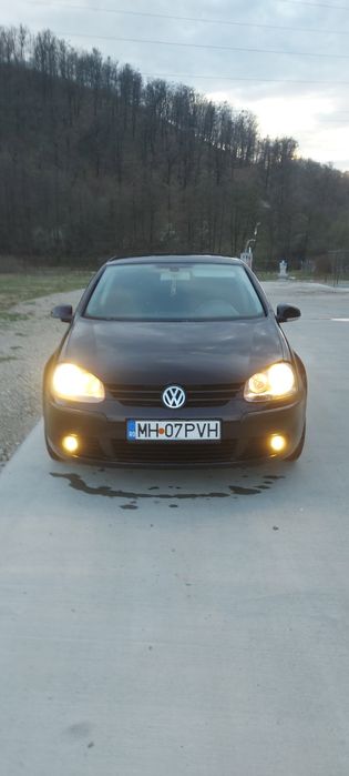 Vând golf 5 1.6 fsi benzină