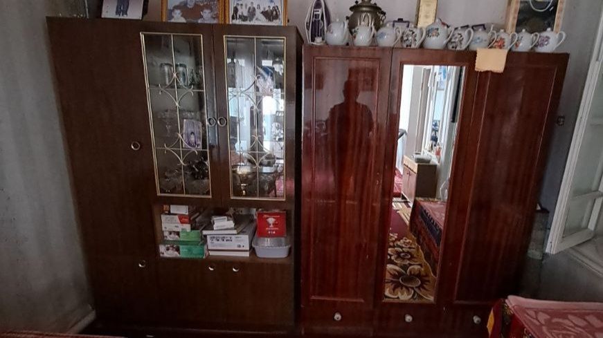 Сервант ва шифонер сотилади