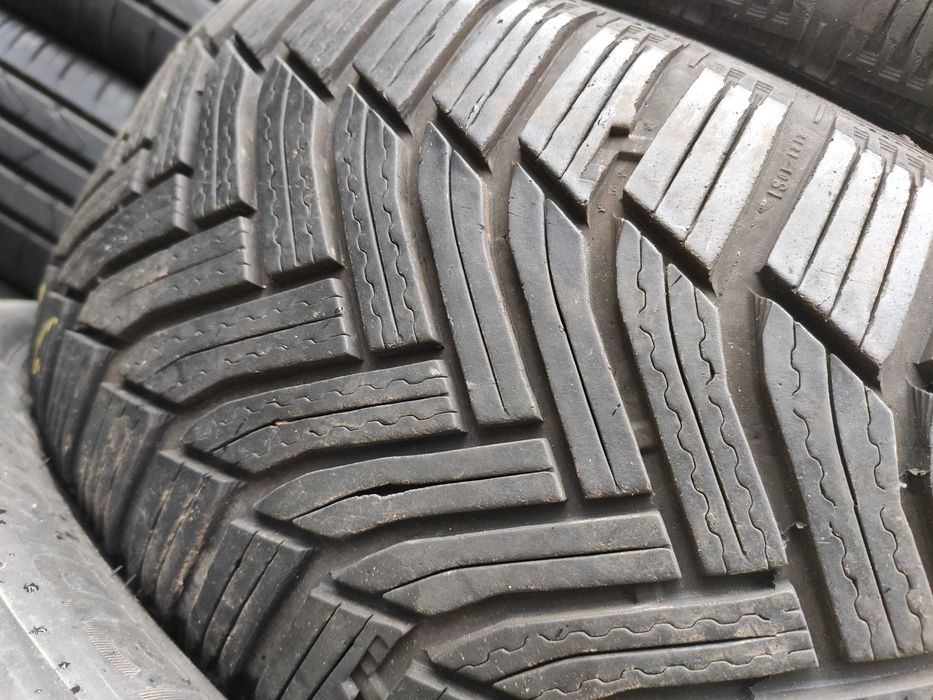 4бр Зимни гуми 215 55 16 - Michelin -