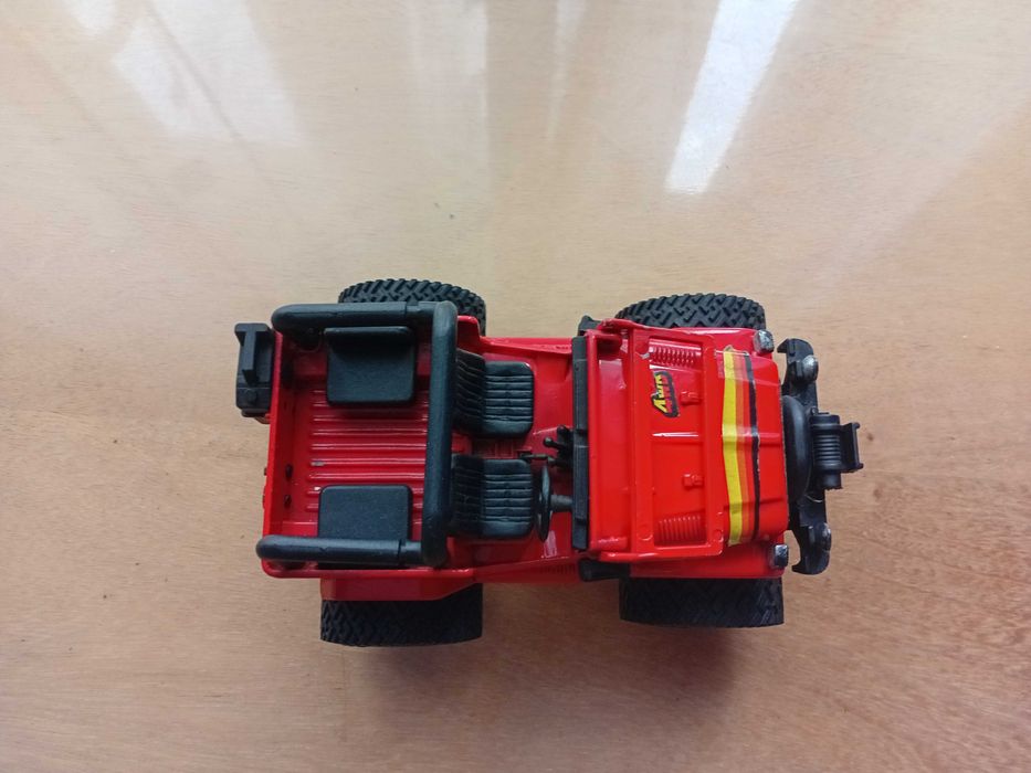 machete metal Japonia Toyota Land Cruiser FJ40 tomica yonezawa diapet