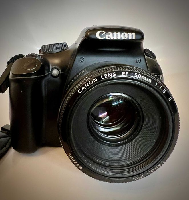 Canon 1100D + Obiectiv Canon EF 50mm f/1.8 II