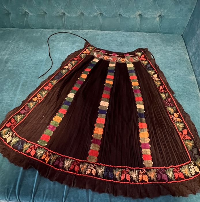 Opreg/ catrința/ costum popular