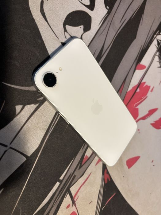 продам iPhone 16e, 128, White в полном комплекте