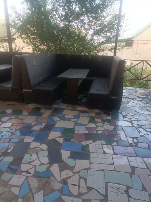 Продам диваны и столы