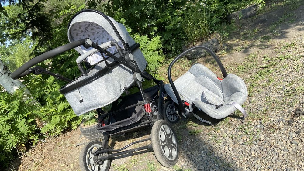 Продам коляску пеленальный стол ходунки