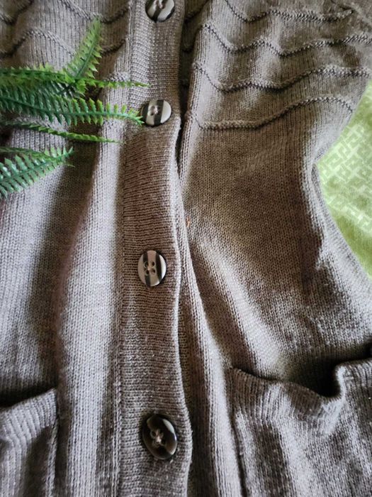 Дамска плетена жилетка