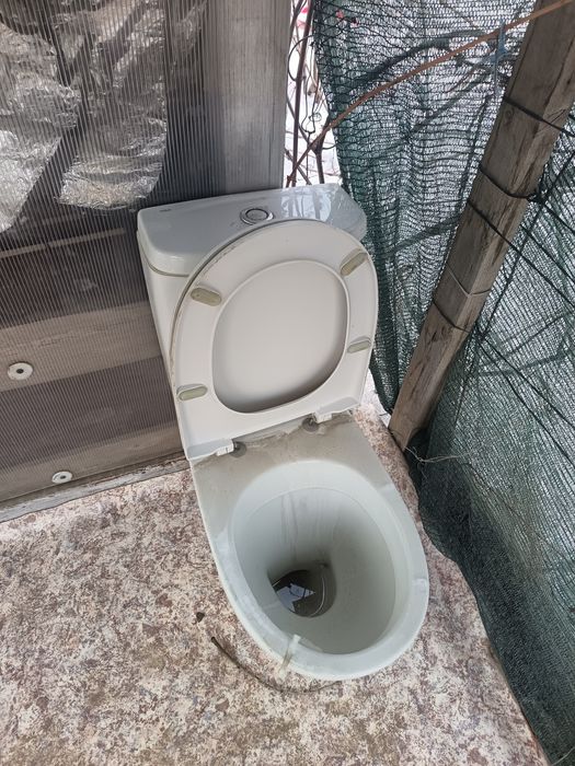 Унитаз продам б/у