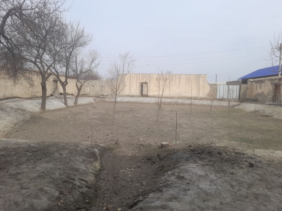 15 sotixli yer uchastkasi sotiladi