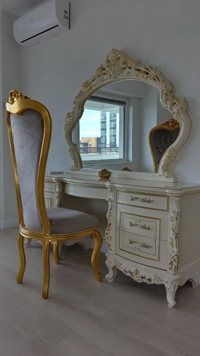 Închiriez apartament cu o cameră în Royal Town Iași