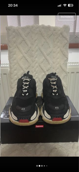 Balenciaga Triple S bred