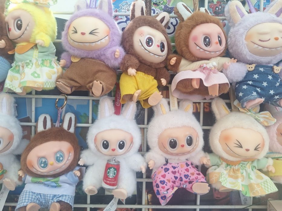 Лабубу  по избор на цвят модел и дрехи