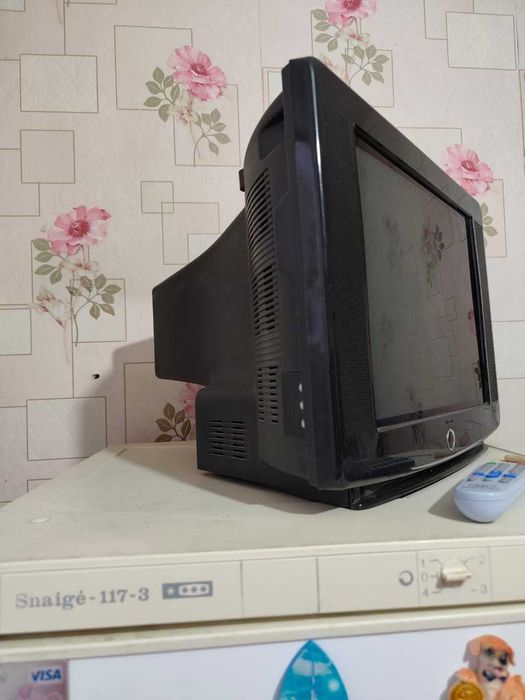 Продаём телевизор Корейский