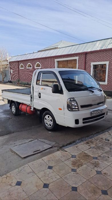 Киа бонго полни нахаду