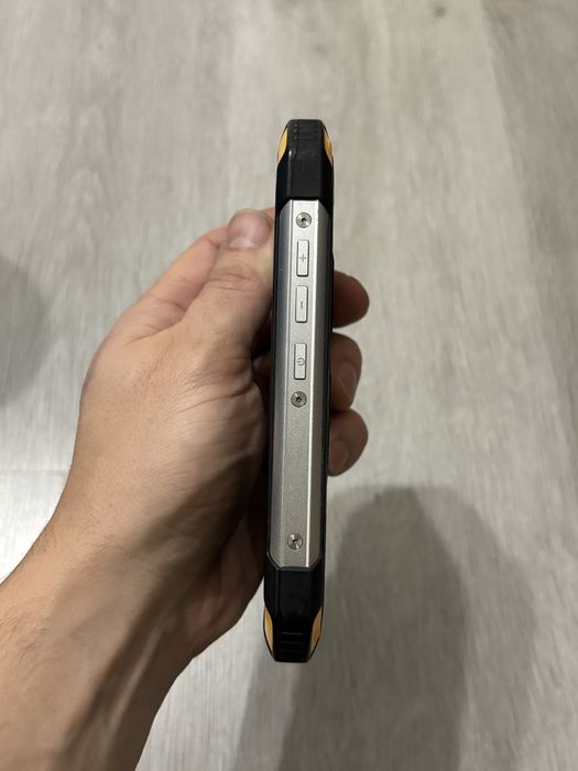 Telefon  rugged rezistent la socuri  Blackview  BV6000S