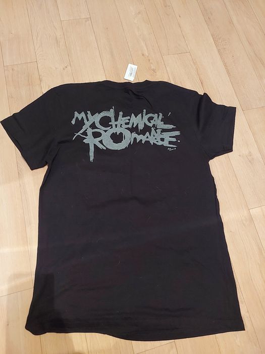 Футболка новая  с принятом