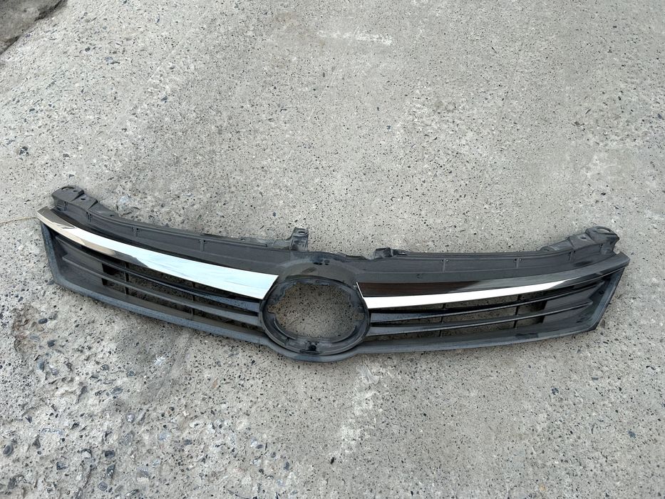 Camry 55 решетку радиатора Оригинал