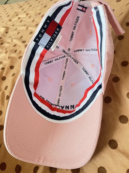 Дамска розова шапка,Tommy Hilfiger