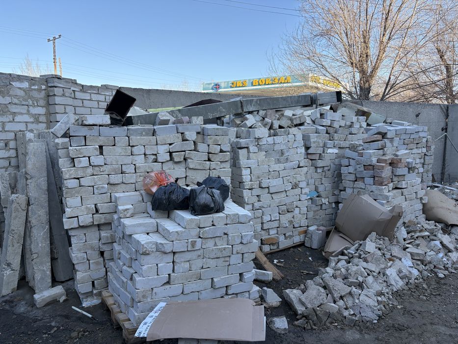 Продам кирпичи б/у