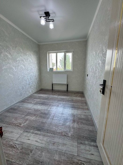 Срочно 3-хонали  квартира сотилади гулистон шахар